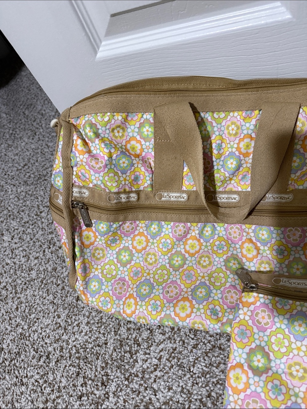 LeSportsac Floral Travel Duffel Bag in Tan and Pastel Floral - Picture 2 of 8